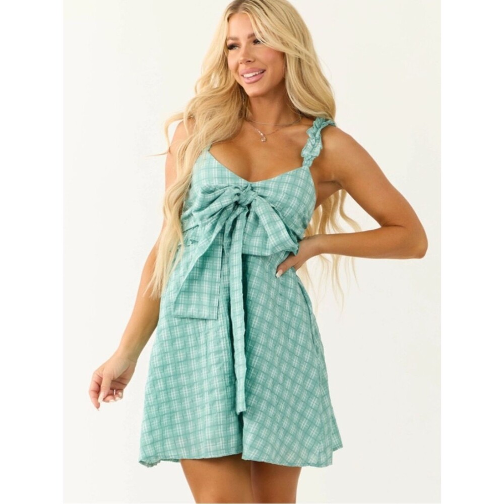 & MERCI Mini dress with front bow, ruffles, and spaghetti straps NWT SIZE M
